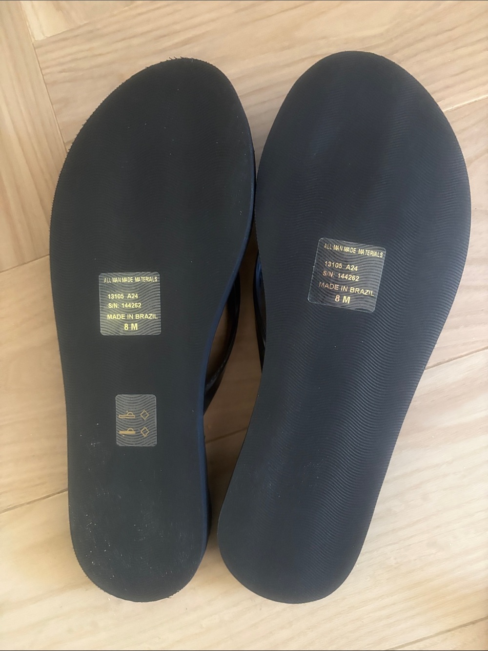 Tory Birch Flip Flop Sandals with Gold Logo black size 8. New - Picture 3 of 3